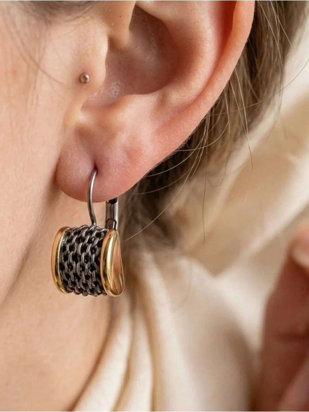 Vintage 90s Two-Tone Woven Mesh Lever-back Earrings